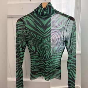AFRM sheer mesh Zadie top - new

Black and green zebra print
